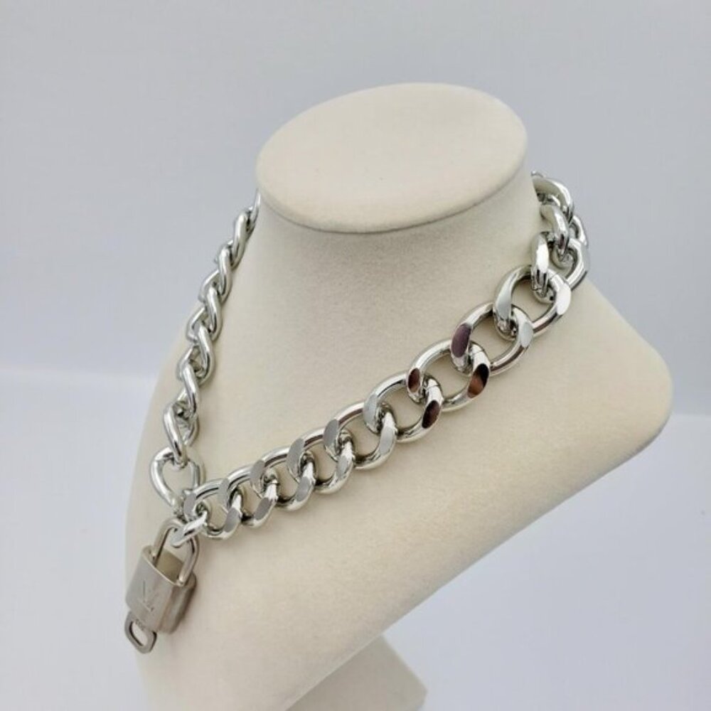 Stainless Steel Silver-Plated Necklace with Authentic Louis Vuitton Padlock - Picture 2 of 10